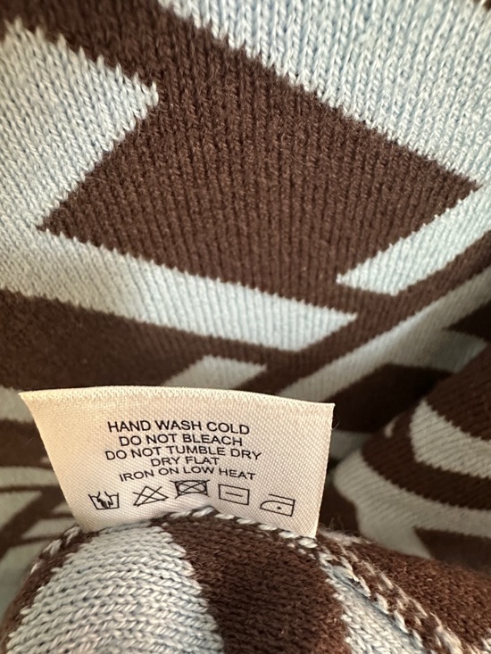 NWOT Tyler Boe Powder Blue and Brown Knit Sweater w/Faux Fur Cuffs Size M/L - Picture 6 of 11